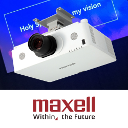 Службы в церкви Милосердия в сопровождении LCD проектора повышенной яркости Maxell