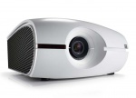 Одночиповый DLP-проектор 6750 лм, 1024 x 768, 1100:1 / 4400:1, с объективом (1,26 – 1,58 : 1). Разъемы: G/Y, B/Pb, R/Pr, H/C, V; VGA; CVBS; HDMI-1 версия 1.3; DVI-D. Вес 17 кг.