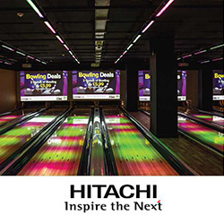 Лазерные проекторы Hitachi создают для гостей боулинга фантастические впечатления