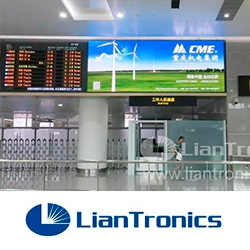 100 светодиодных экранов от LianTronics информируют всех пассажиров в аэропорту