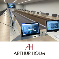 Главный зал холдинга Partenord Habitat теперь оснащен мониторами от Arthur Holm и камерами Lumens