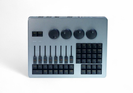 Цифровой интерфейс USB для управления театральным осветительным оборудованием