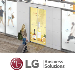 Автоматические двери с прозрачным OLED-дисплеем в действии